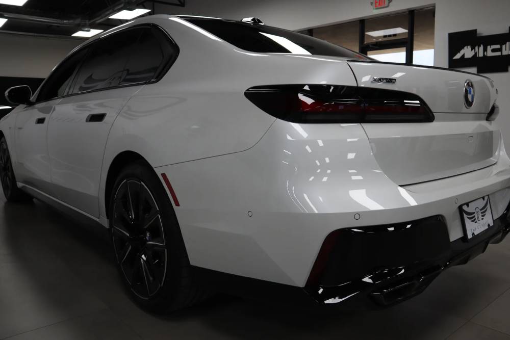 The Classic Lifestyle 2023 BMW 760i