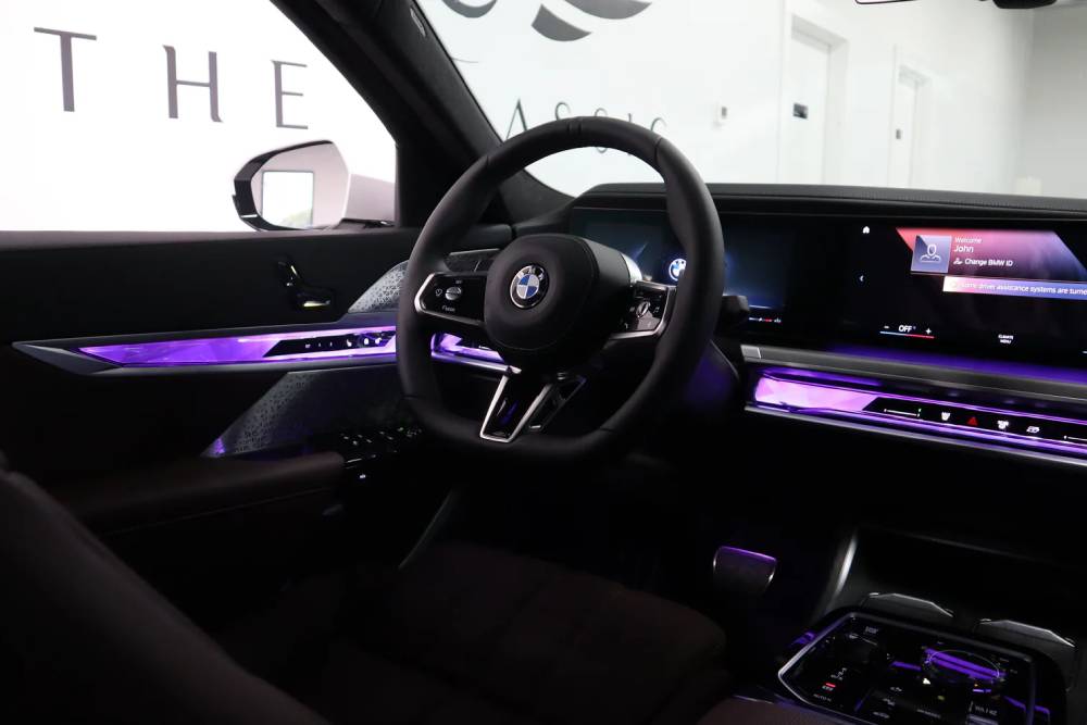 The Classic Lifestyle 2023 BMW 760i