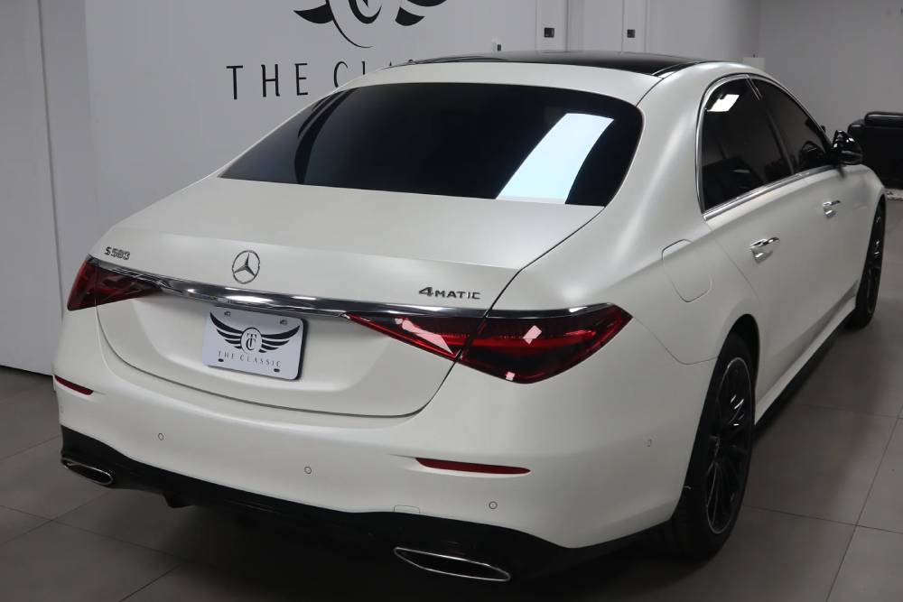 The Classic Lifestyle 2023 Mercedes-Benz